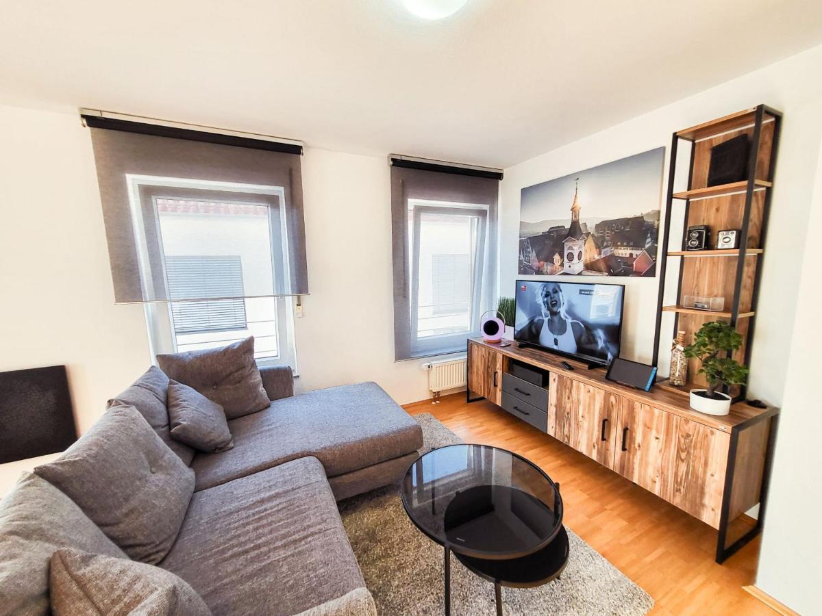 Zentrale Ferienwohnung In Aalen City Mit 4-Sternen Екстер'єр фото