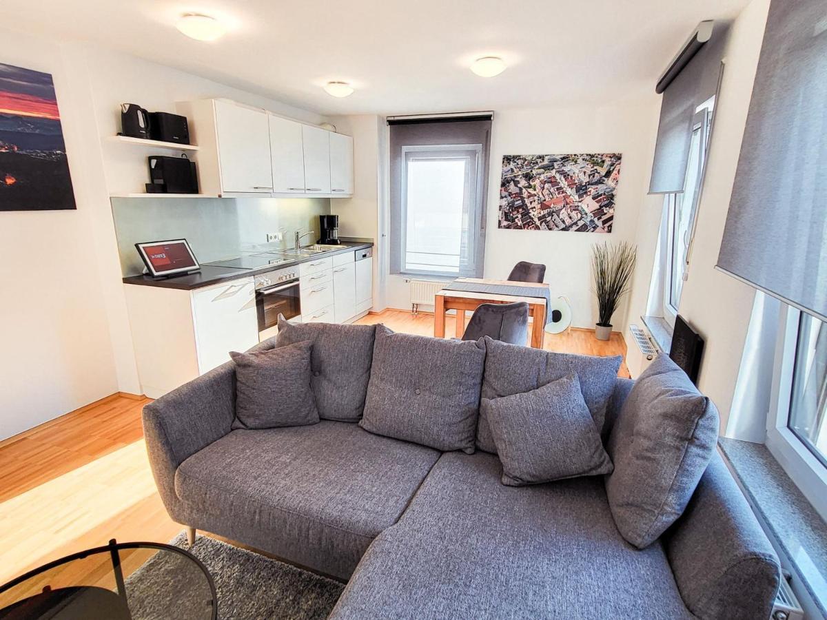 Zentrale Ferienwohnung In Aalen City Mit 4-Sternen Екстер'єр фото
